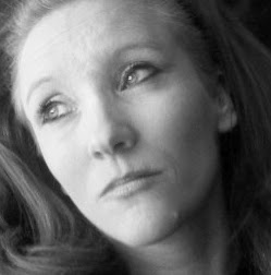 Jennifer Walls Photo 32