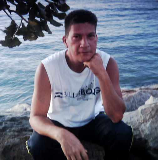 Ronald Ramirez Photo 52