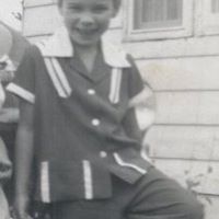 Elizabeth Dickinson Photo 31