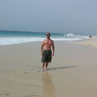 Aaron Queen Photo 14