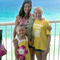 Suzanne Lowe Photo 37