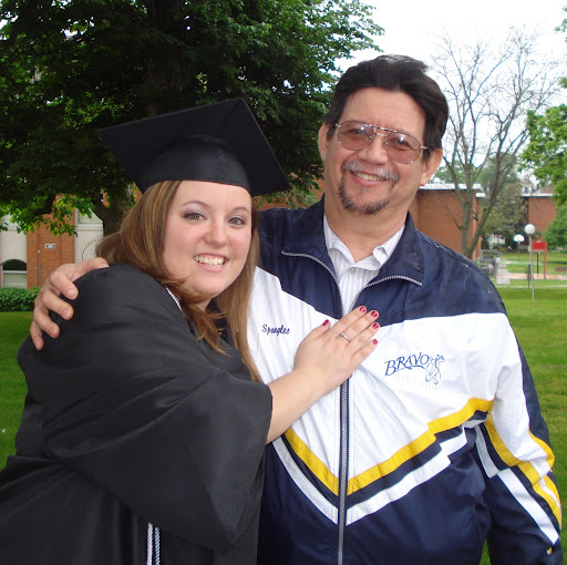 Robert Flores Photo 12