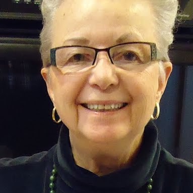 Elaine Andersen Photo 24