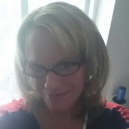 April Lyons Photo 36