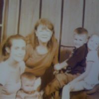 Renee Guthrie Photo 23