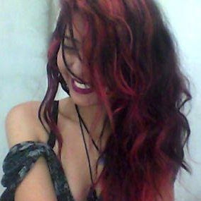 Julia Medeiros Photo 32