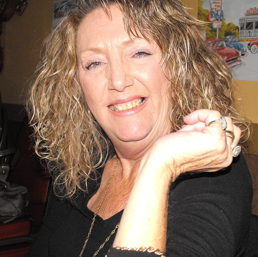 Linda Reaves Photo 31