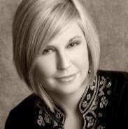 Kelly Hampton Photo 40
