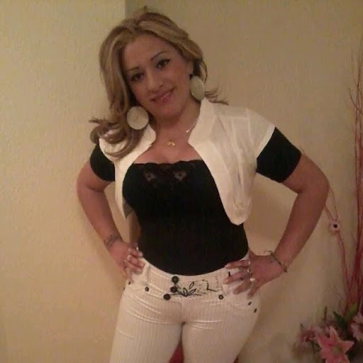 Angela Guzman Photo 29