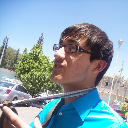 Hugo Flores Photo 11