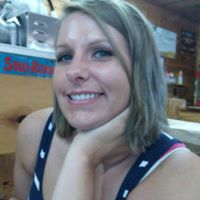Elizabeth Martin Photo 34