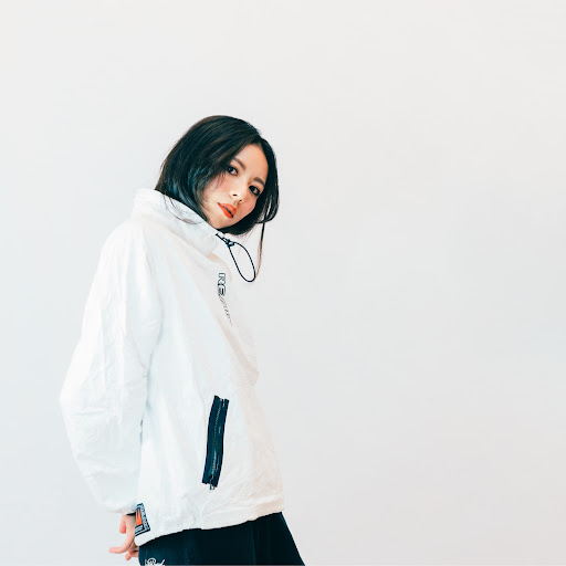 Ling Liu Photo 9