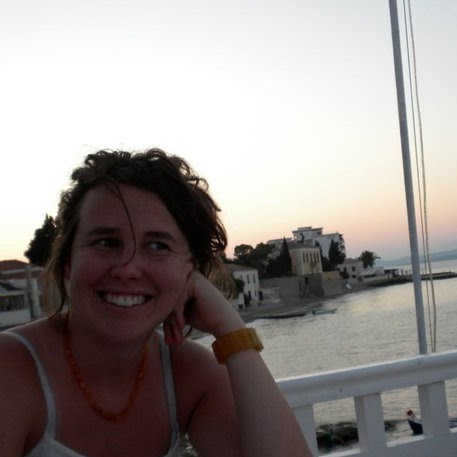 Laura Gill Photo 23
