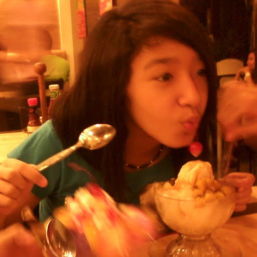 Agnes Flores Photo 14