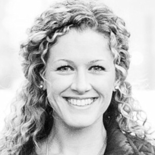 Lauren Strickland Photo 13
