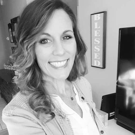 Lori West Photo 27