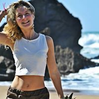 Claudia Howell Photo 6