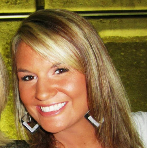 Nicole Edwards Photo 8