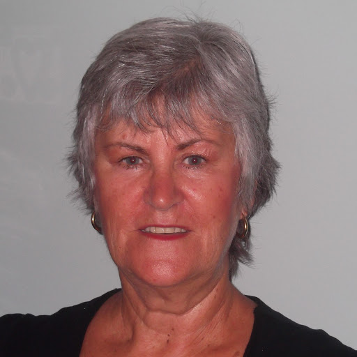 Christine Oliver Photo 44