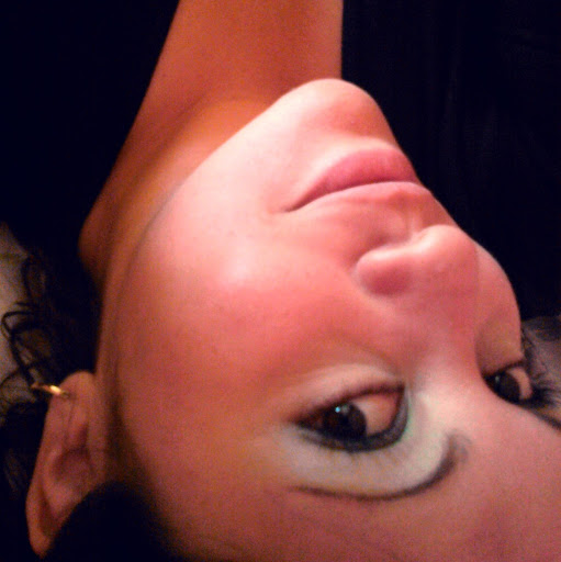 Amy Reyes Photo 7