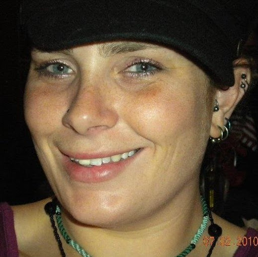 Naomi Collins Photo 9