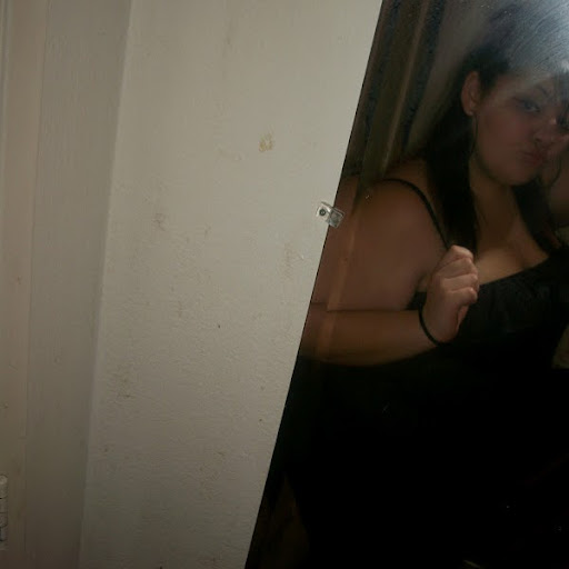 Janelle Lopez Photo 31