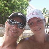 Jennifer Humphries Photo 37