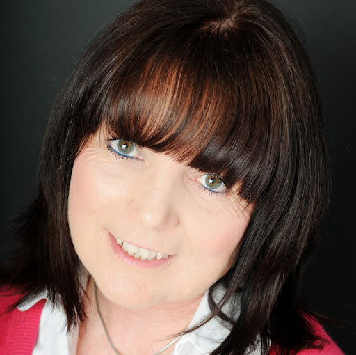 Ruth Hughes Photo 22