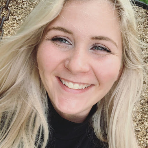 Allyson Davis Photo 19