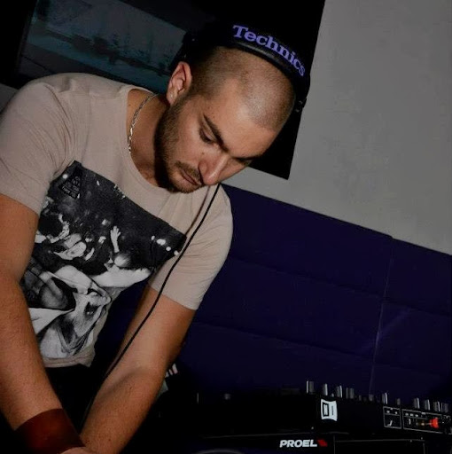 Maurice Hunter Photo 9