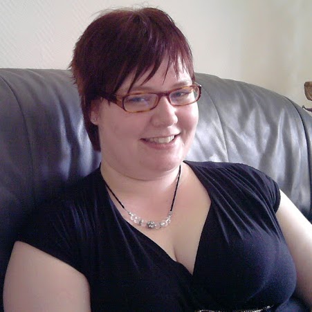 Stephanie Lund Photo 38