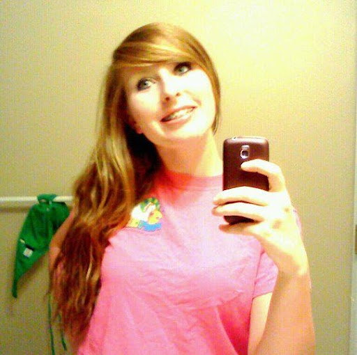 Emily Lewis Photo 11