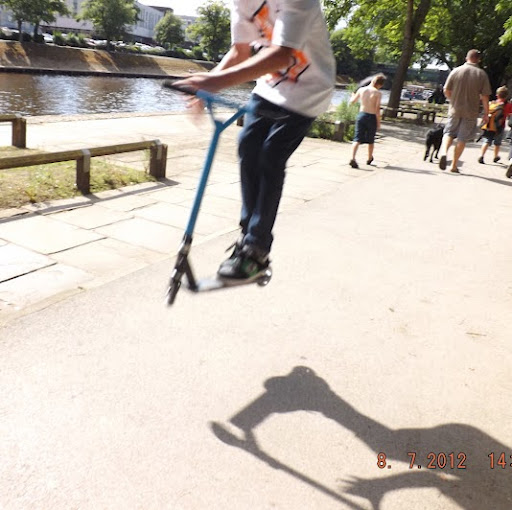 Aaron Dillon Photo 33