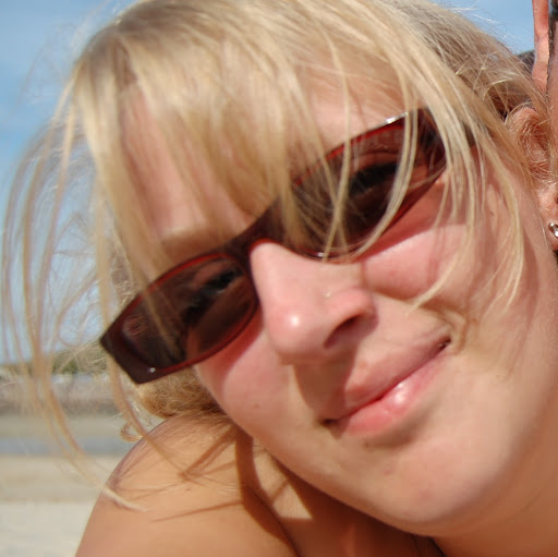 Stephanie Nicolas Photo 14