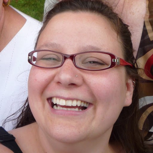 Amber Smith Photo 37