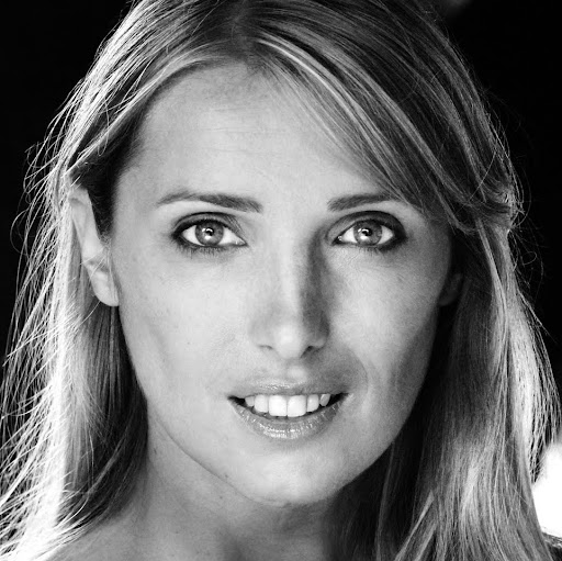 Victoria Clifford Photo 28