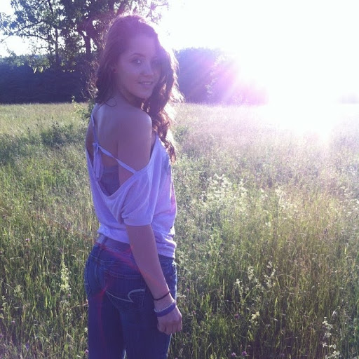 Lindsey Wallace Photo 9