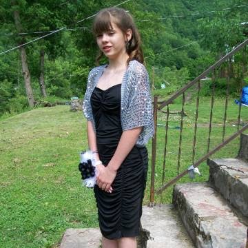 Elizabeth Maxwell Photo 16
