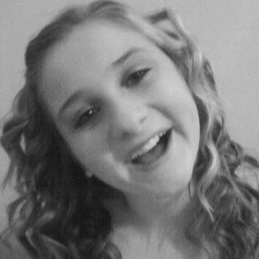 Elizabeth Levingston Photo 1