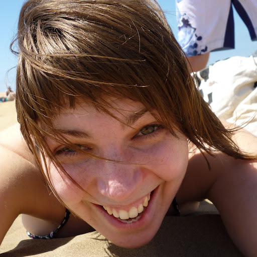 Hannah Holman Photo 33