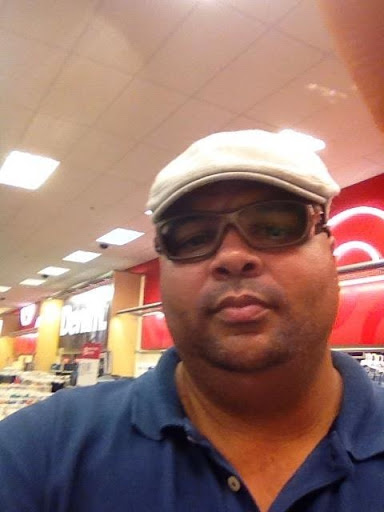 Derrick Reese Photo 39