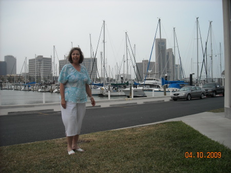 Linda Alexander Photo 24