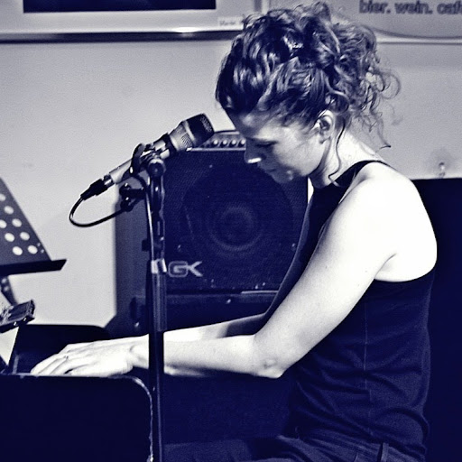Stephanie Hacker Photo 18