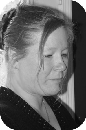 Lisa Leger Photo 26