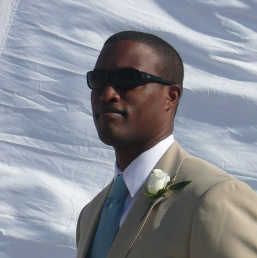 Christopher Graves Photo 36