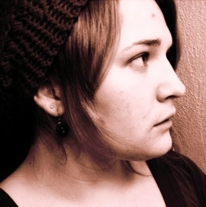 Emily Abbott Photo 39