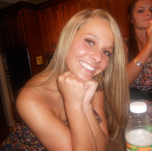 Sarah Hopper Photo 22