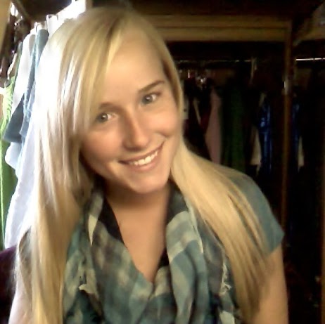 Danielle Schroeder Photo 31