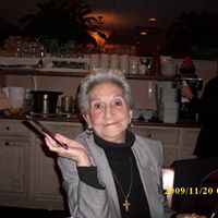Helen Costa Photo 24
