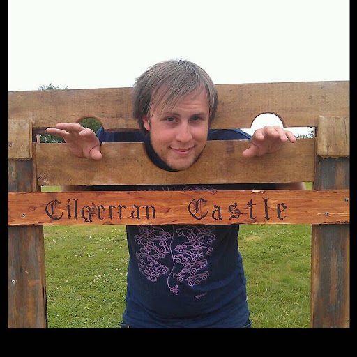 Adam Gardner Photo 31